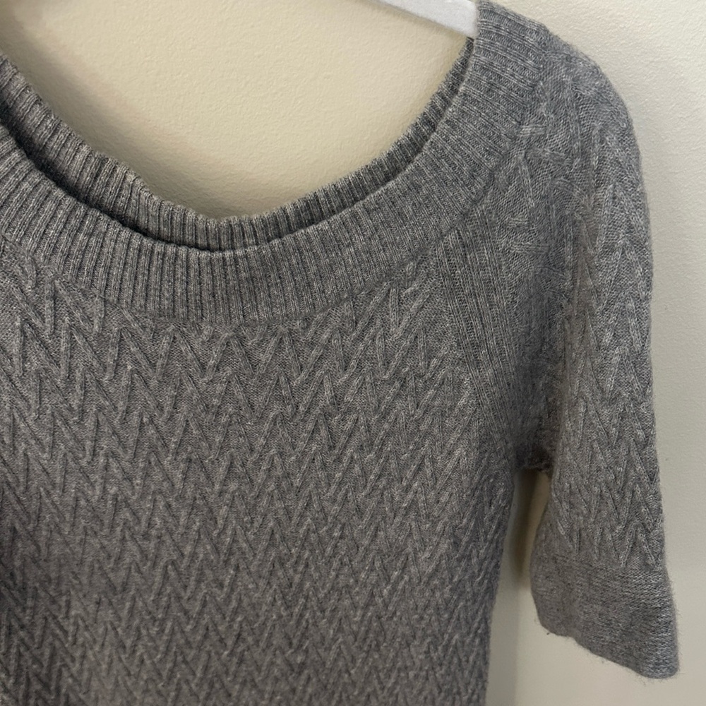 100% Cashmere Sweater Dress Gray Knit Short Sleeve Soft Luxury - Picture 2 of 6